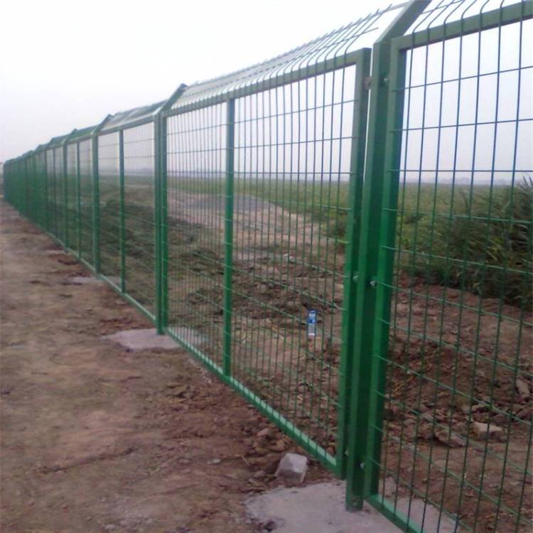 廣西慕源框架護(hù)欄網(wǎng)廠家 優(yōu)質(zhì)鐵絲網(wǎng)圍欄，守護(hù)安全防護(hù)網(wǎng)